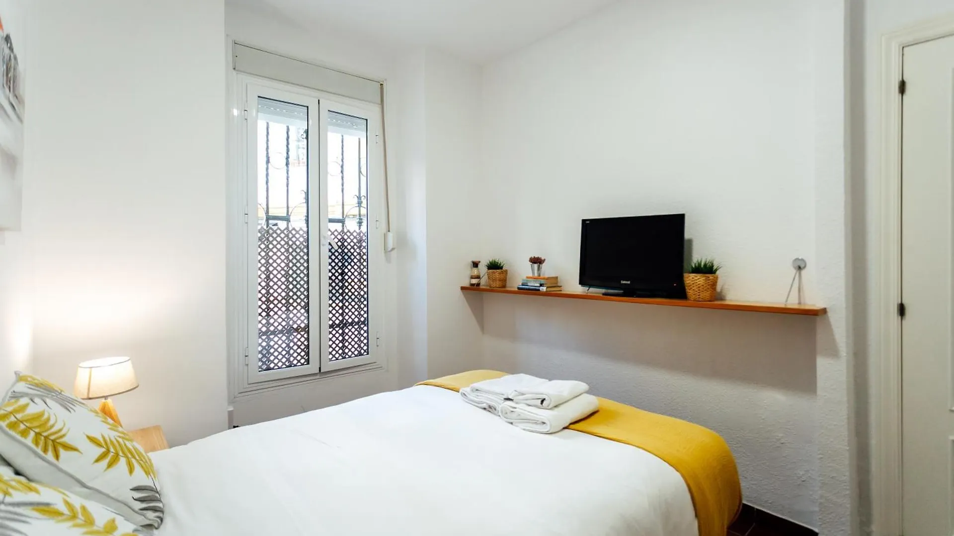 Alohamundi Joaquin Costa Apartment Seville Spain
